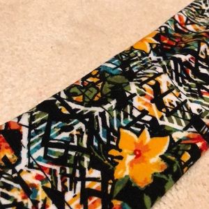 LuLa Roe OS legging!!!!